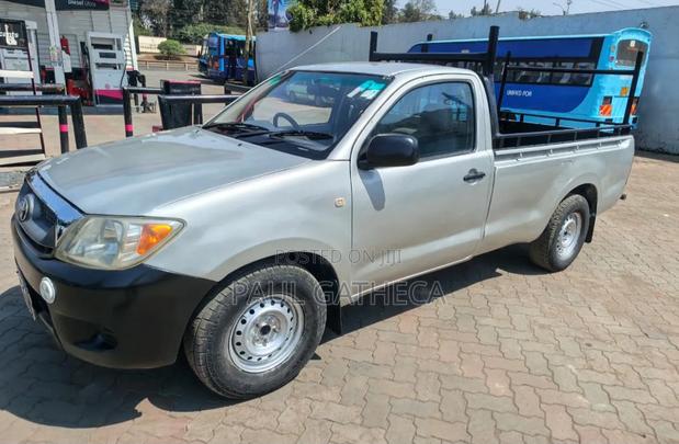 Toyota Hilux 2009 Gray