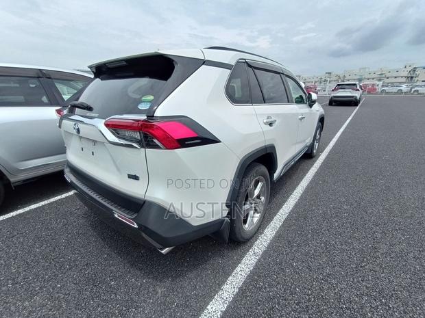 Toyota RAV4 Adventure AWD 2020 White