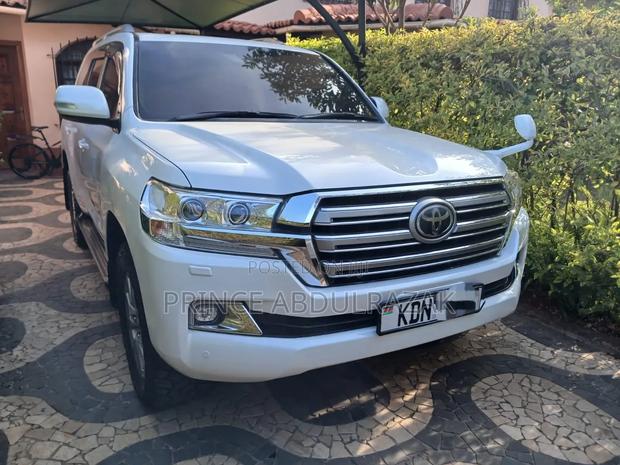 Toyota Land Cruiser 4.6 V8 AX G Selection 2016 White