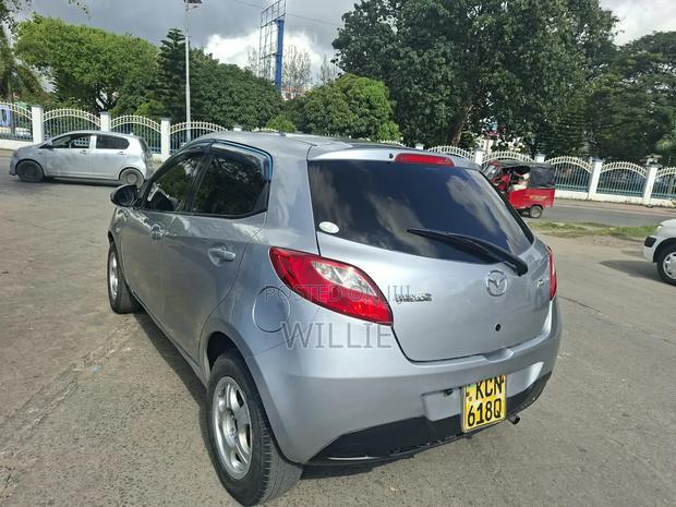 Mazda Demio 2010 Silver