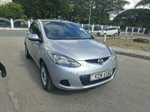 Mazda Demio 2010 Silver