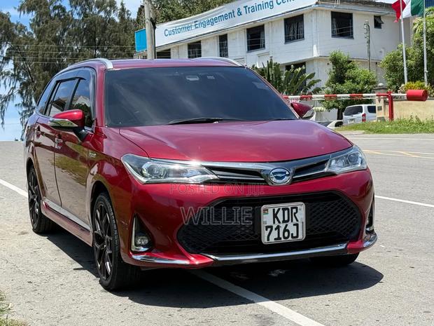 Toyota Corolla Fielder 2017 Red