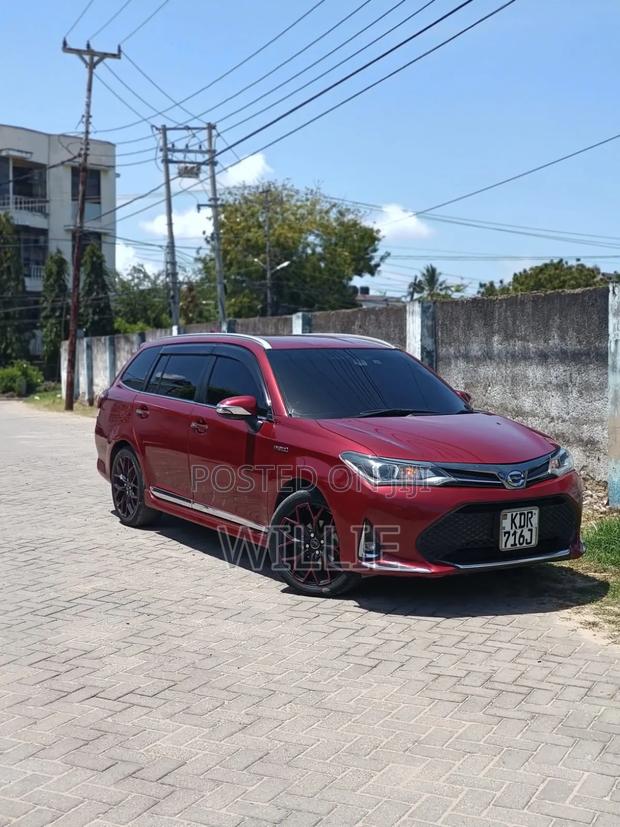 Toyota Corolla Fielder 2017 Red
