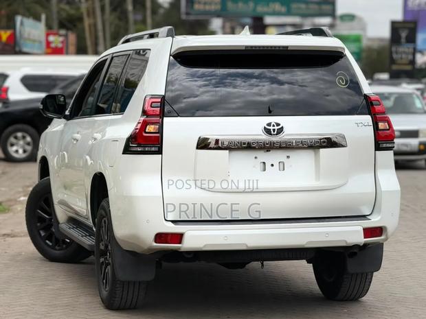 Toyota Land Cruiser Prado 2.8 2021 White
