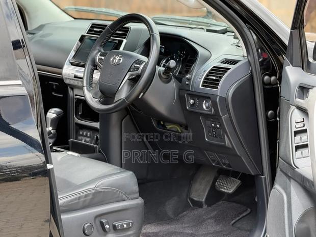 Toyota Land Cruiser Prado 2.8 2020 Black