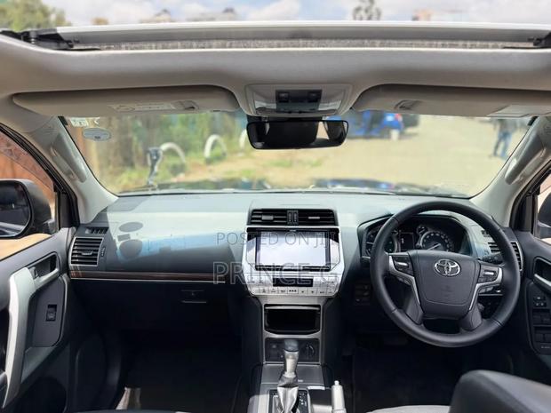 Toyota Land Cruiser Prado 2.8 2023 Black