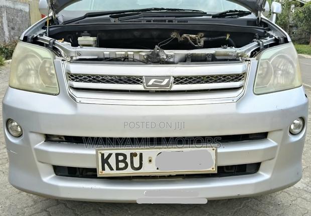 Toyota Noah 2005 Silver