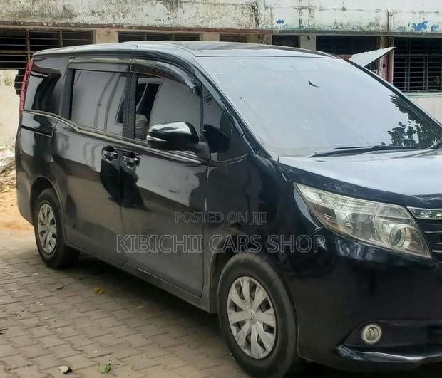 Toyota Noah 2.0 FWD (7 Seater) 2017 Black