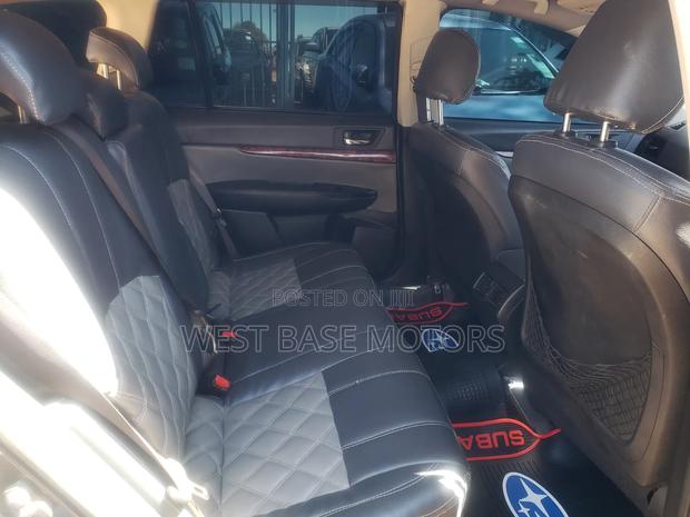 Subaru Outback 2.5i Limited 2010 Black