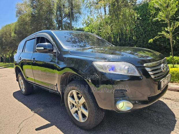 Toyota Vanguard 2013 Black