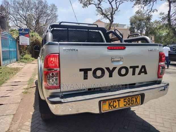 Toyota Hilux 3.0 D-4D 4x4 2012 Silver
