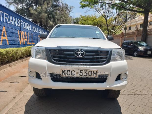 Toyota Hilux 2014 White