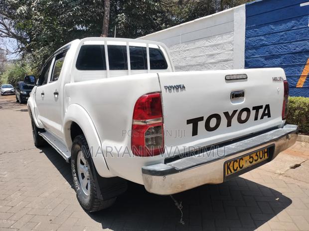 Toyota Hilux 2014 White