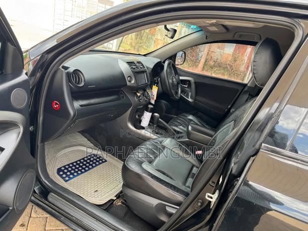 Toyota Vanguard 2010 Black