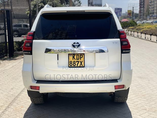 Toyota Land Cruiser Prado 2.8 2019 White
