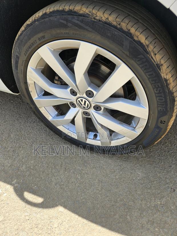 Volkswagen Golf 2018 White
