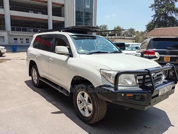 Toyota Land Cruiser 2008 White