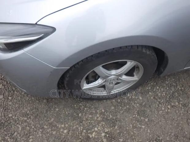 Mazda Axela 2019 Silver