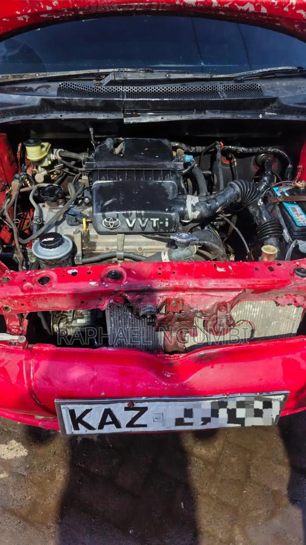 Toyota Vitz 1999 Red