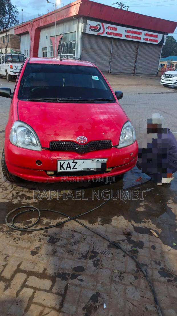 Toyota Vitz 1999 Red