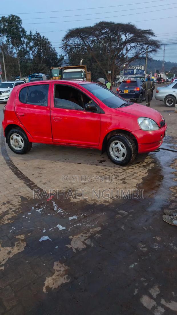 Toyota Vitz 1999 Red