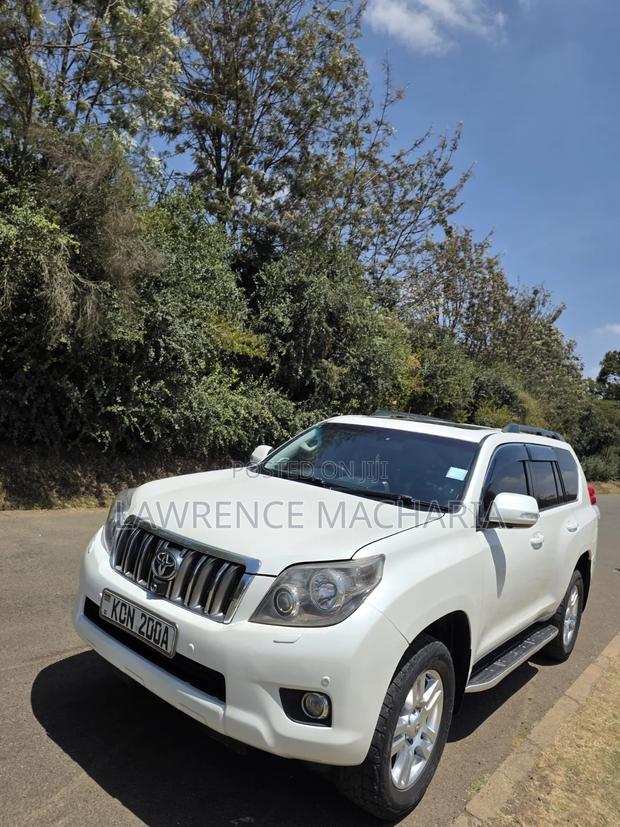 Toyota Land Cruiser Prado 2011 White