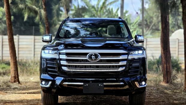 Toyota Land Cruiser 3.3 Diesel 4WD 2022 Black
