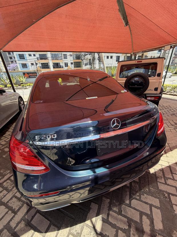 Mercedes-Benz E200 2018 Green