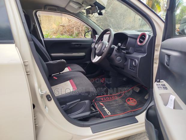 Toyota Passo 1.0 FWD 2018 Beige