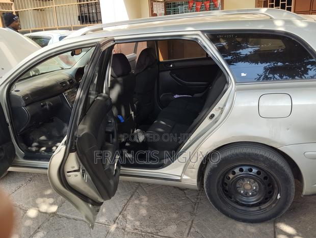 Toyota Avensis 2005 Silver