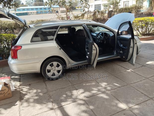 Toyota Avensis 2005 Silver