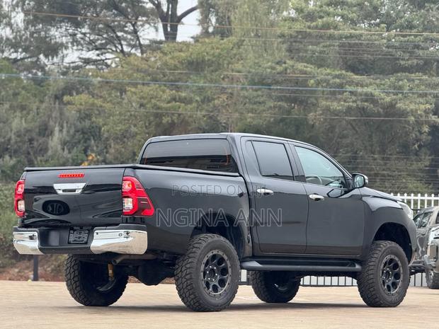 Toyota Hilux 2020 Gray