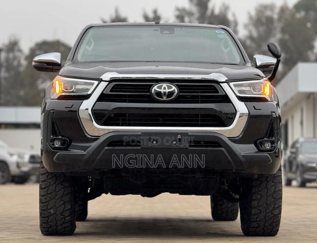 Toyota Hilux 2020 Gray