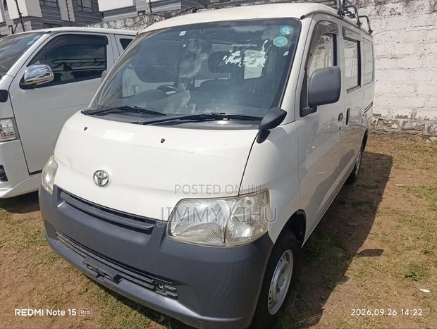 Toyota TownAce 2018 White