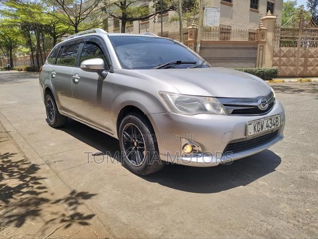 Toyota Corolla Fielder 2013 Silver