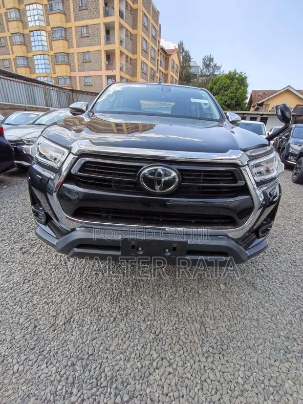 Toyota Hilux 2021 Black