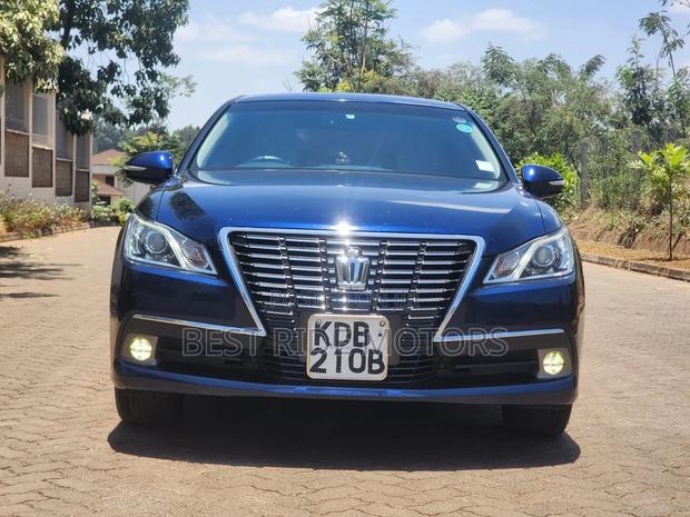 Toyota Crown 2014 Blue