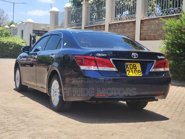 Toyota Crown 2014 Blue