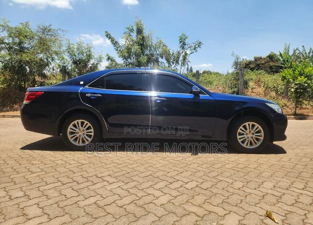 Toyota Crown 2014 Blue