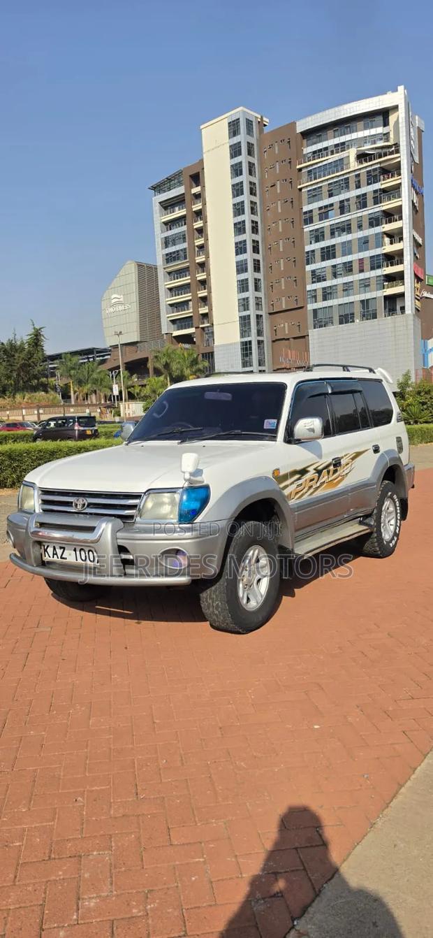 Toyota Land Cruiser Prado 2001 Pearl