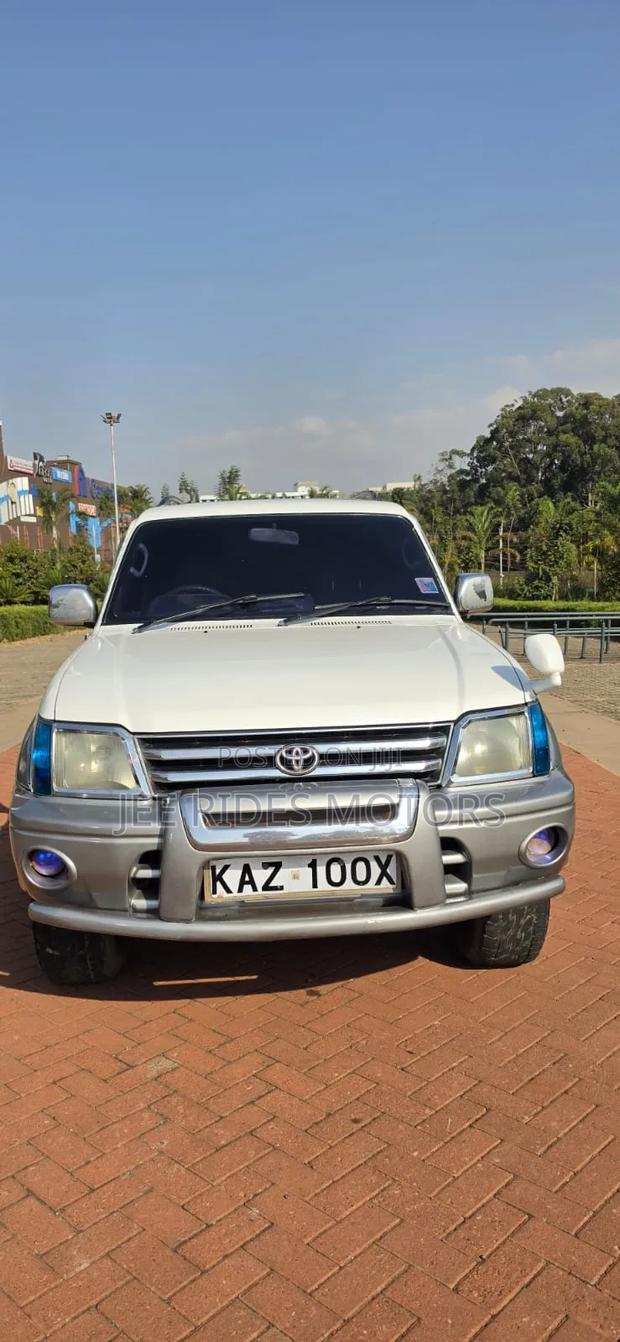 Toyota Land Cruiser Prado 2001 Pearl