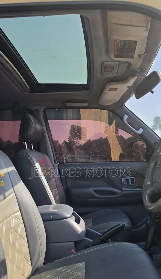 Toyota Land Cruiser Prado 2001 Pearl