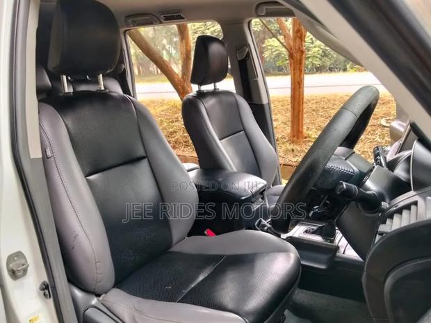 Toyota Land Cruiser Prado 2012 Off white
