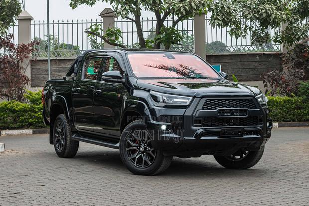Toyota Hilux 2022 Black