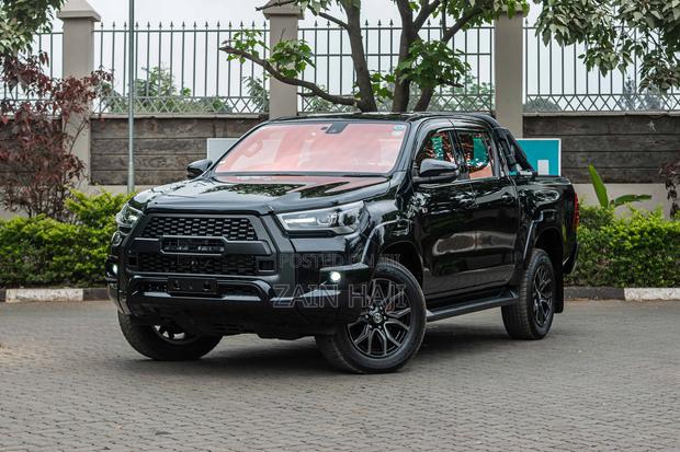 Toyota Hilux 2022 Black