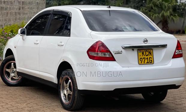 Nissan Tiida 2011 White