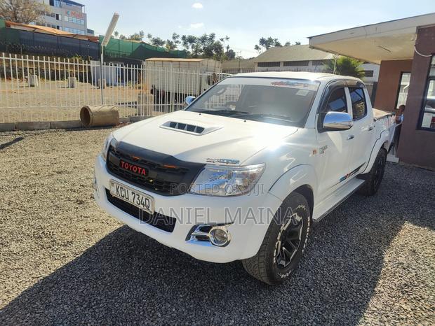 Toyota Hilux 3.0 D-4D 4x4 2012 White