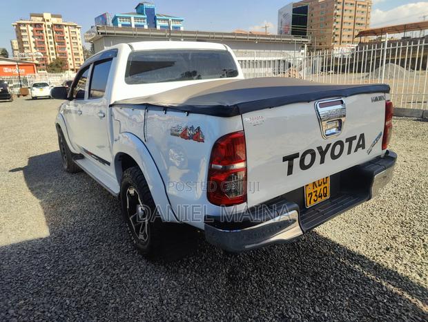 Toyota Hilux 3.0 D-4D 4x4 2012 White