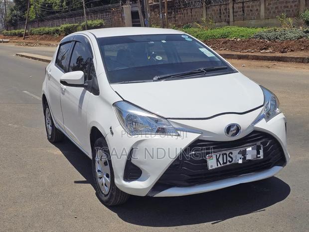 Toyota Vitz 2017 White