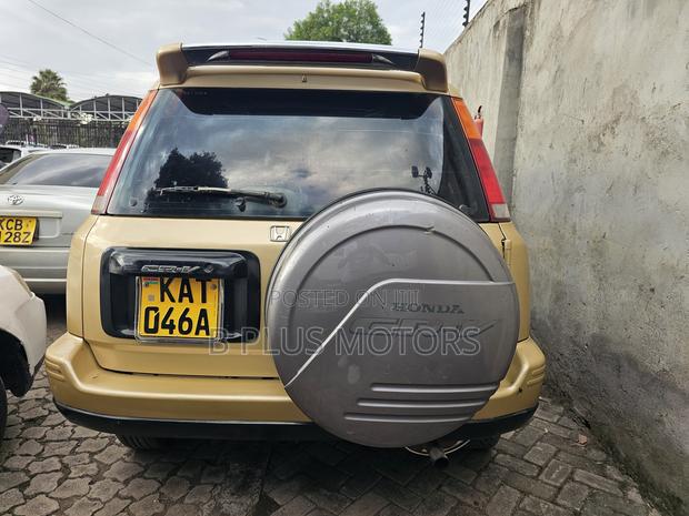 Honda CR-V 2004 Gold